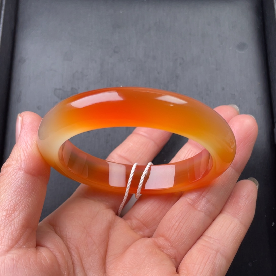 玛瑙/玉髓手镯未镶嵌猪*