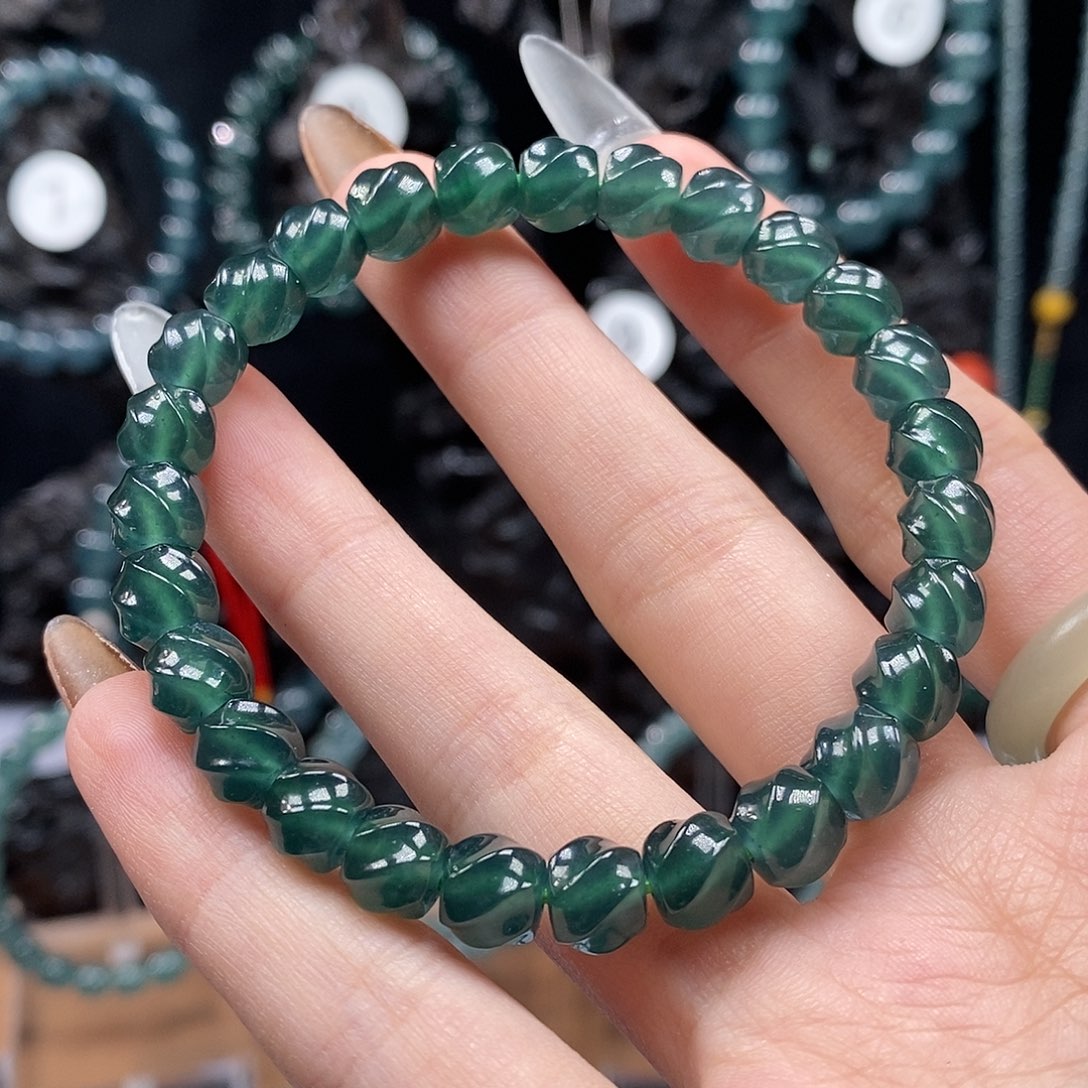 未镶嵌手链翡翠7.8mm喜旋手串