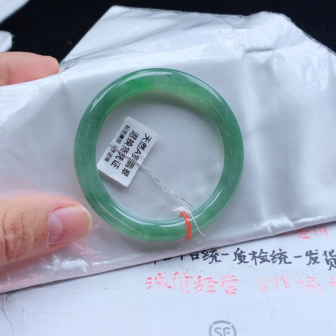 翡翠手镯未镶嵌茶*天然翡翠手镯