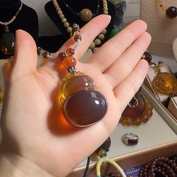 *****琥珀未镶嵌颈饰葫芦吊坠