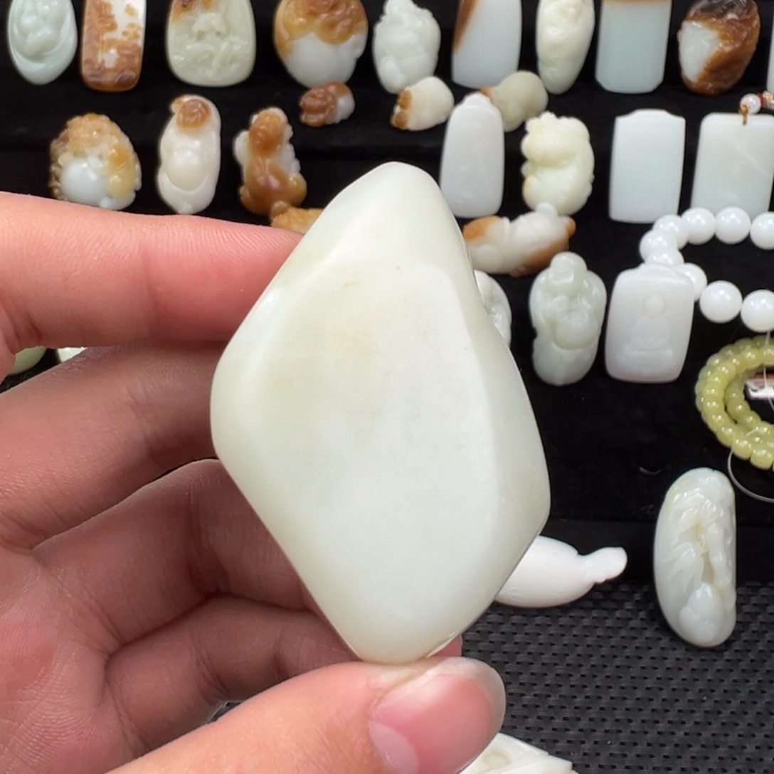 和田玉颈饰未镶嵌