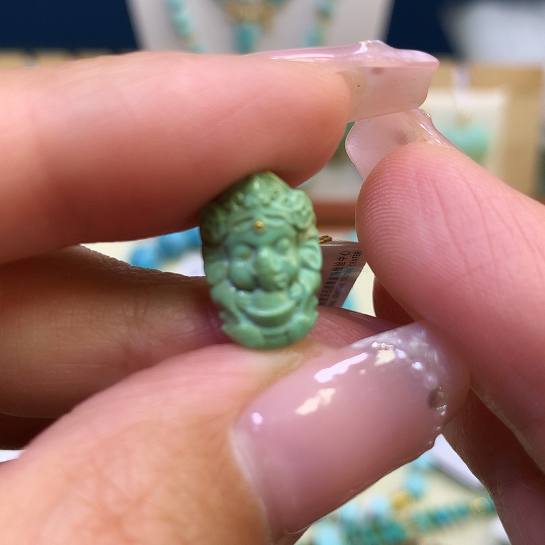 绿松石未镶嵌雕刻件