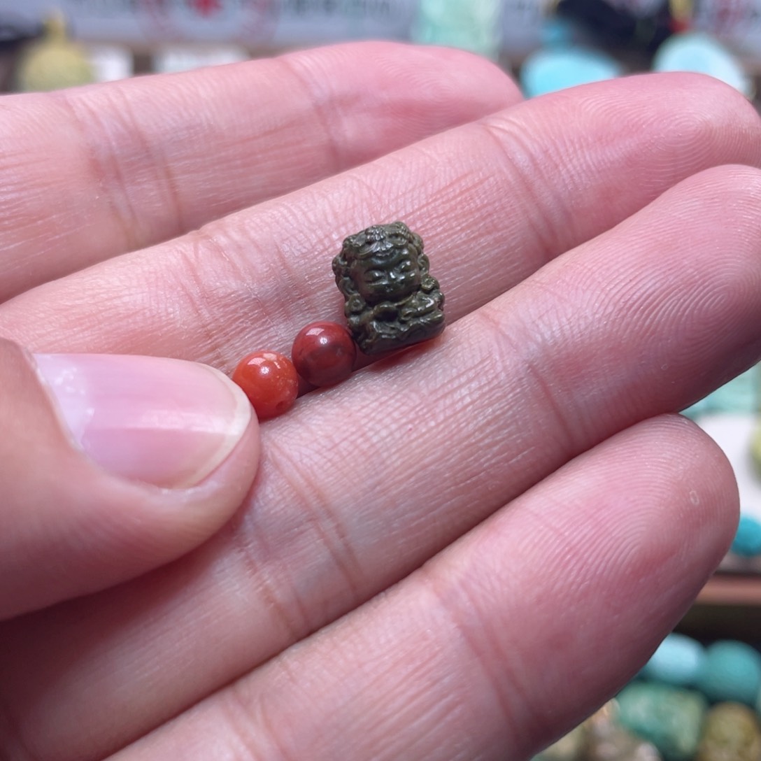 南红玛瑙配饰未镶嵌