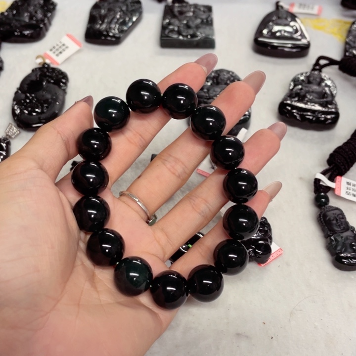 颈饰未镶嵌翡翠小*迷