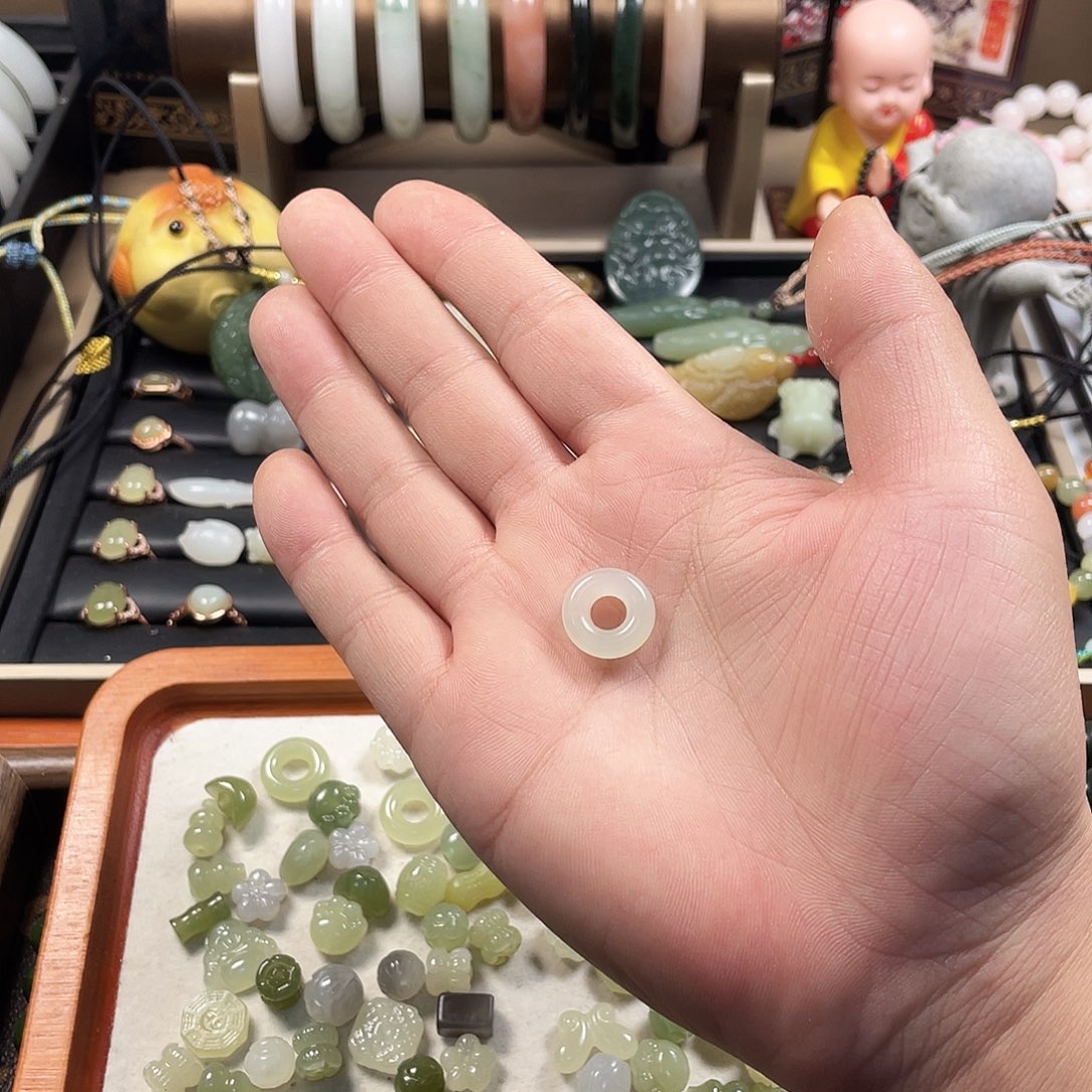 慕***）和田玉未镶嵌手链