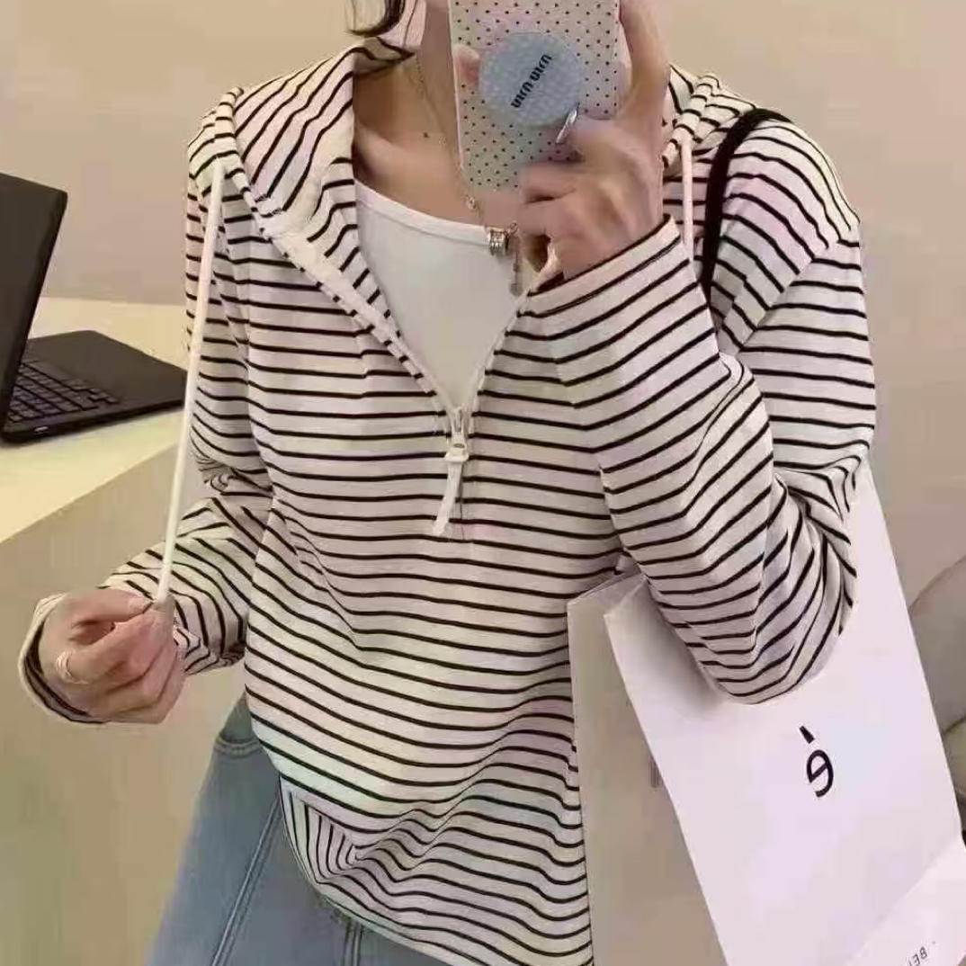 春秋条纹假两件帽衫