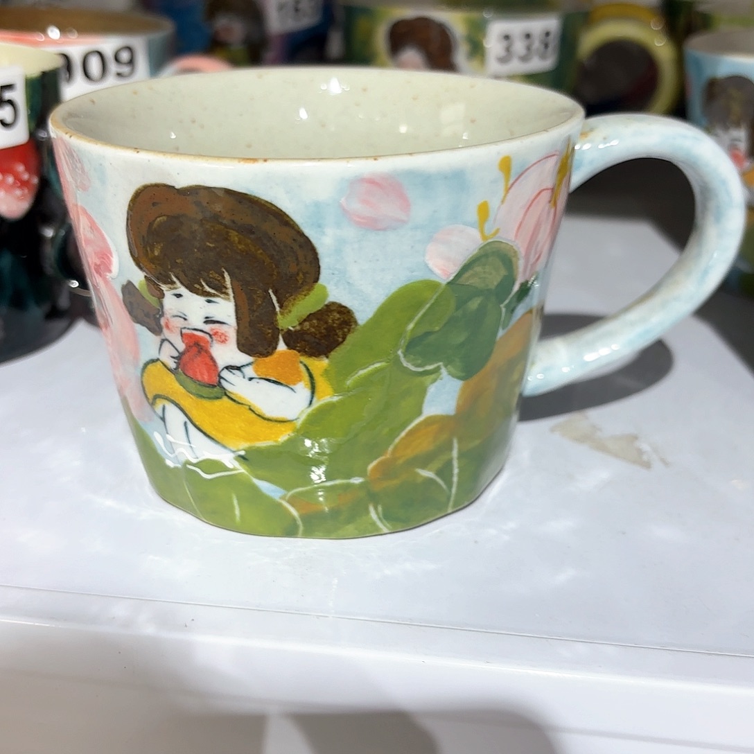 瓷片兔兔好可爱呀打个