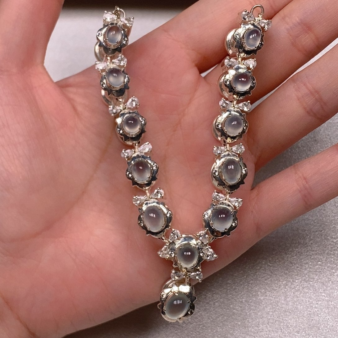 翡翠颈饰未镶嵌白冰蛋面套链