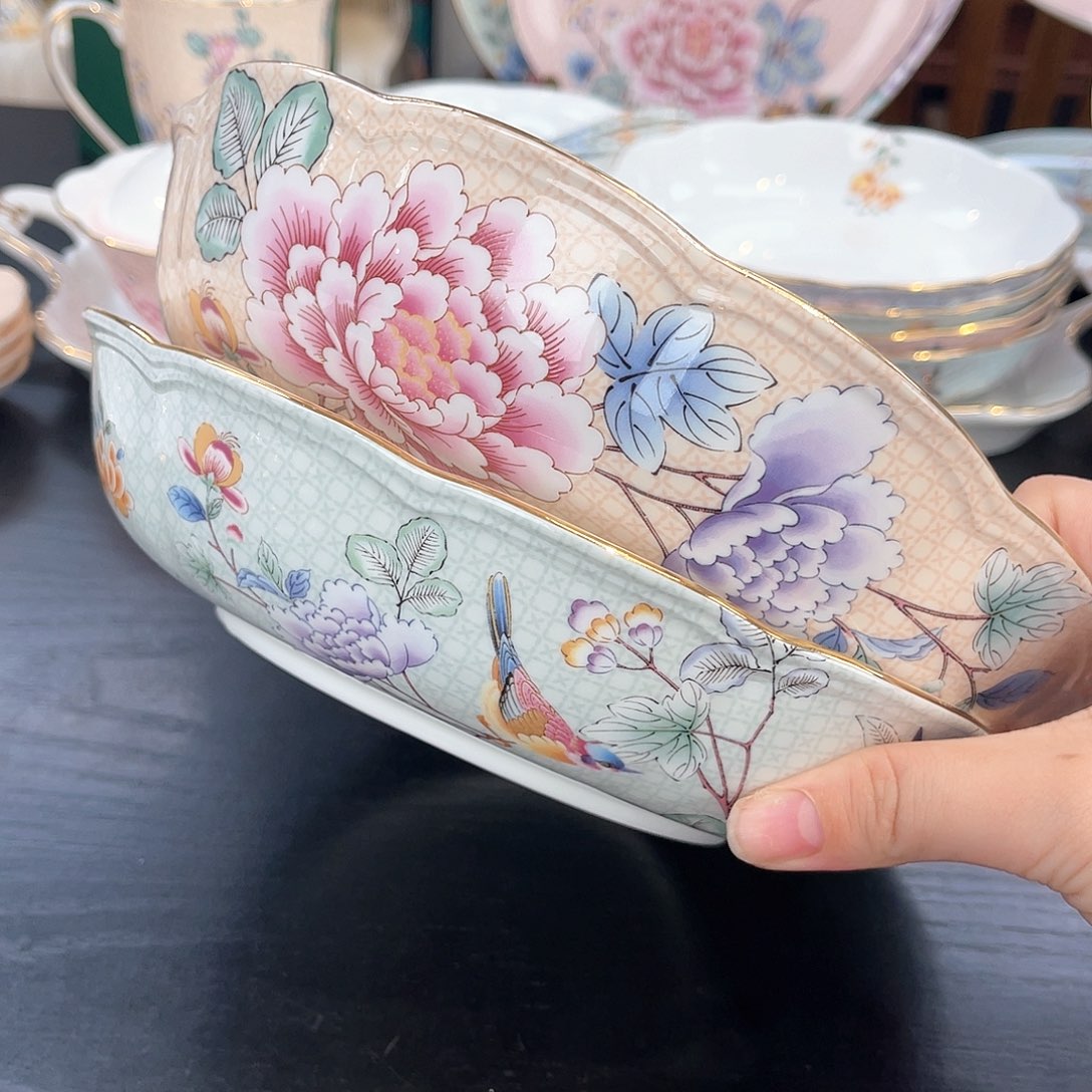 骨瓷两个大汤菜盘———