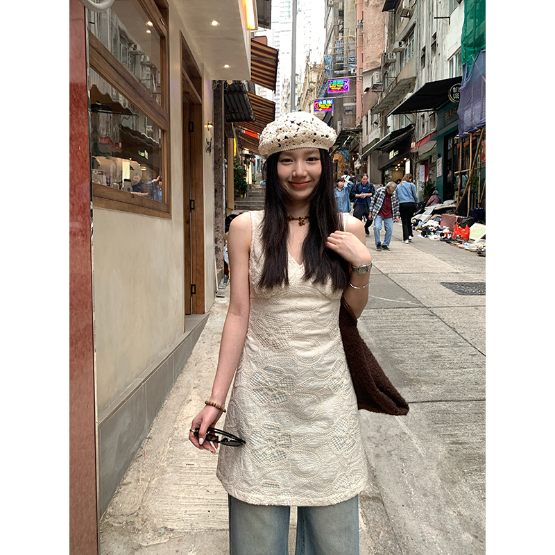 王少女的店【现现】杏色a字绣花V领背心裙春夏季个性裙子 L31337S52