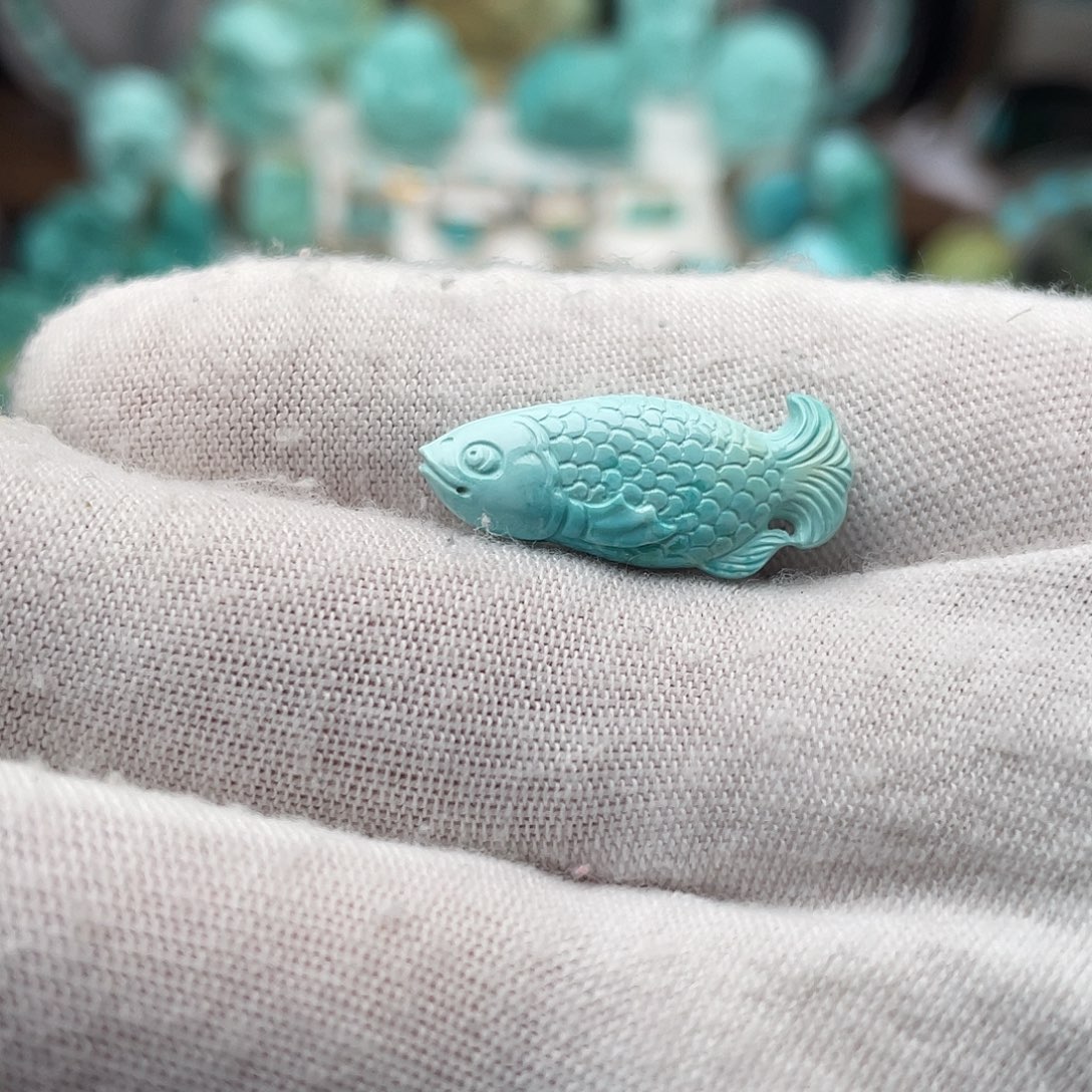 绿松石未镶嵌颈饰