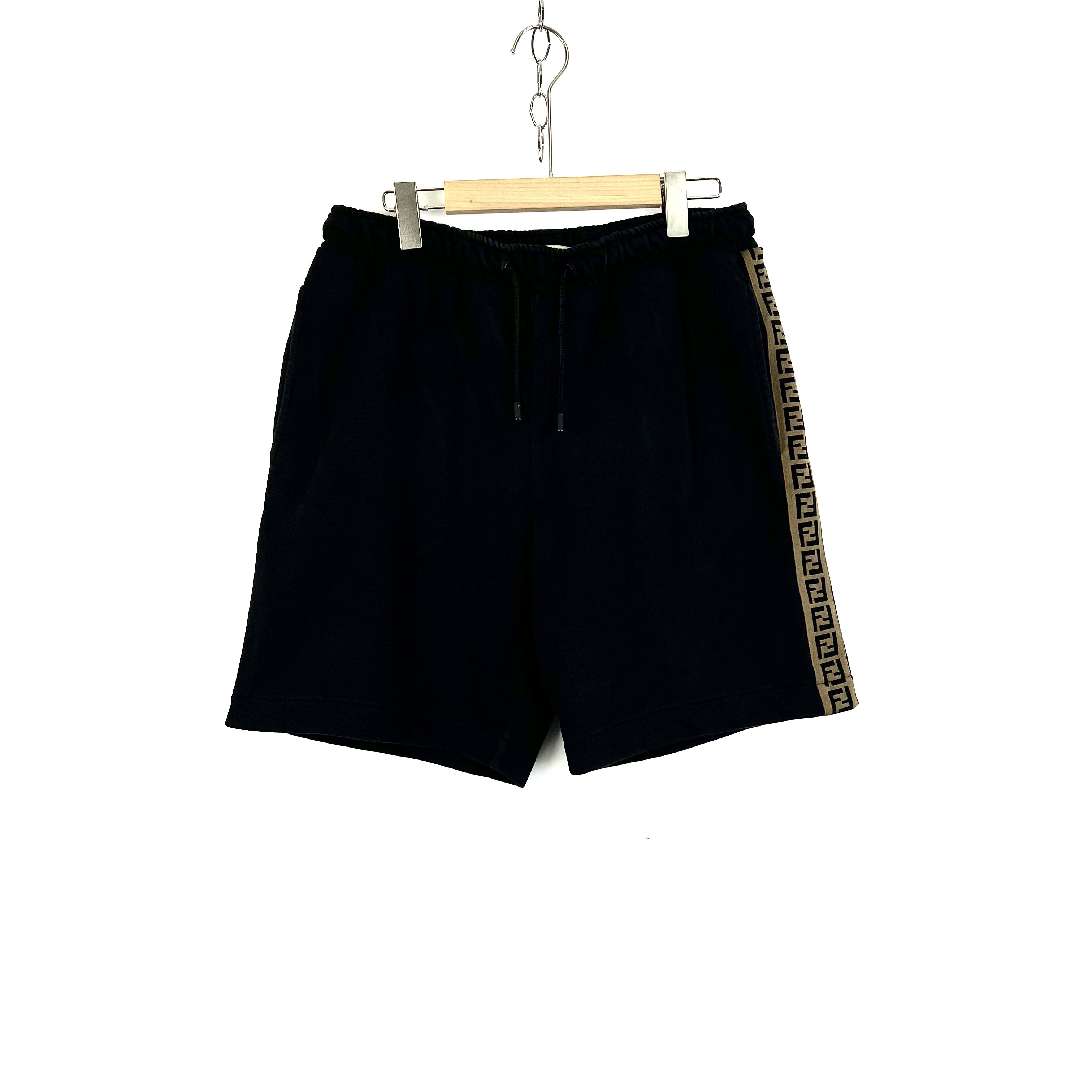 95新 FENDI/芬迪 50码/黑色侧边logo串标运动短裤/如图/编码07801