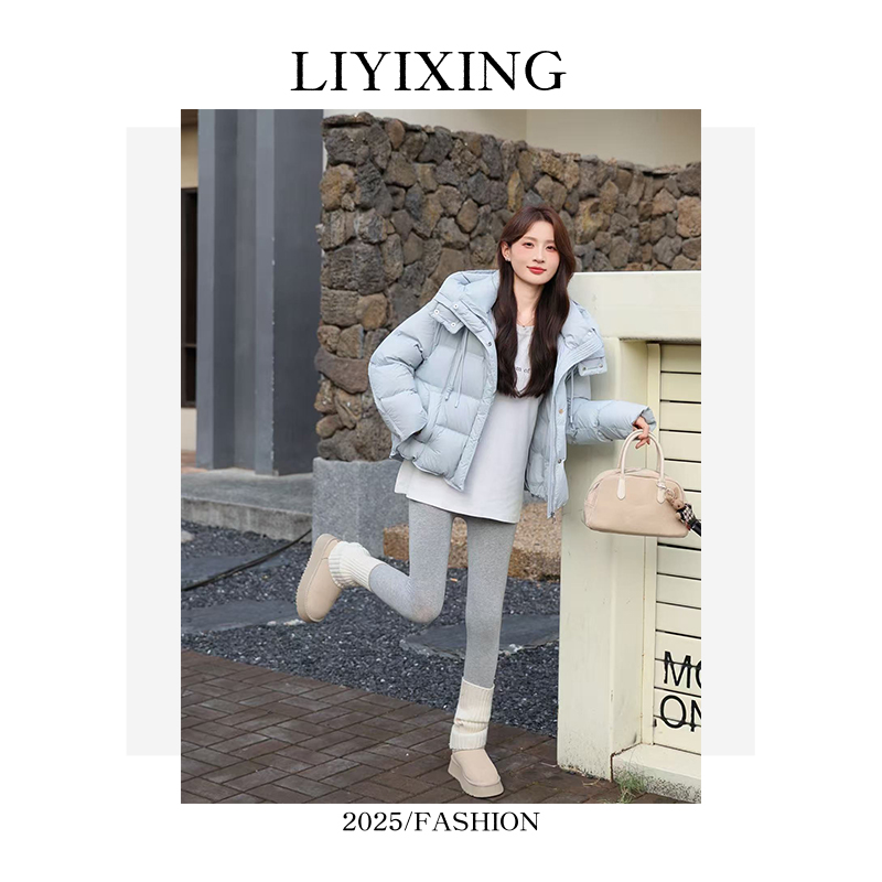 《李易行》2025女士冬季小个子加厚泡芙款肯豆风羽绒服2016
