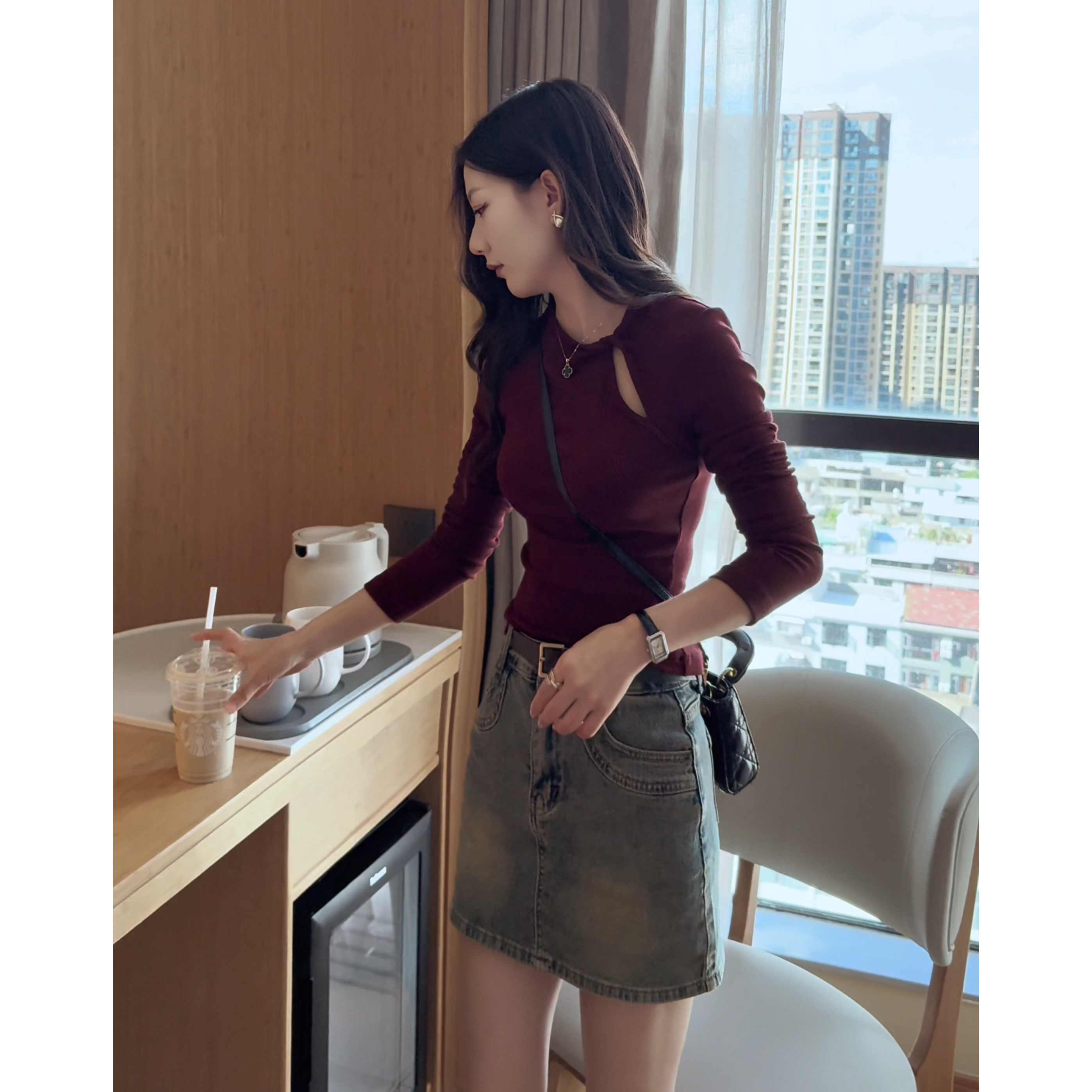 2025秋冬新款气质镂空设计感长袖t恤女修身显瘦外穿打底上衣女3