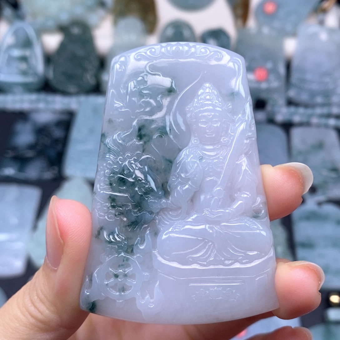 翡翠未镶嵌颈饰文殊