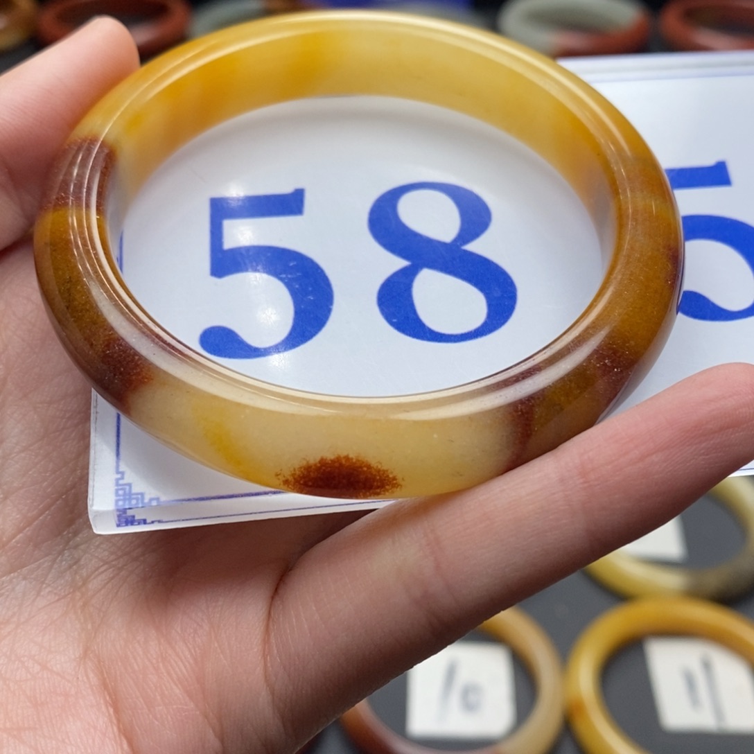 石英质玉（黄龙玉）手镯未镶嵌