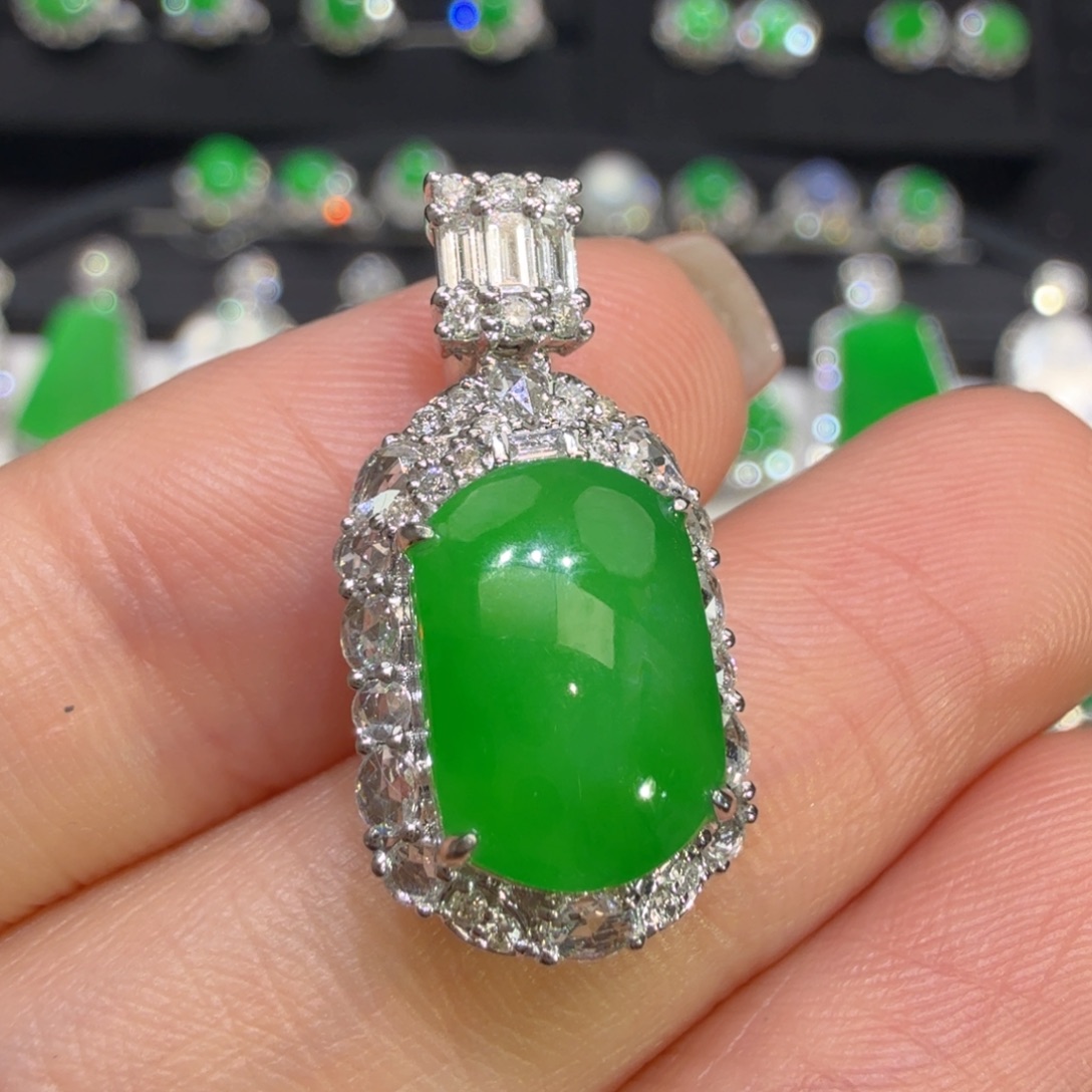 翡翠18K金镶嵌颈饰收到货48小时鉴赏期