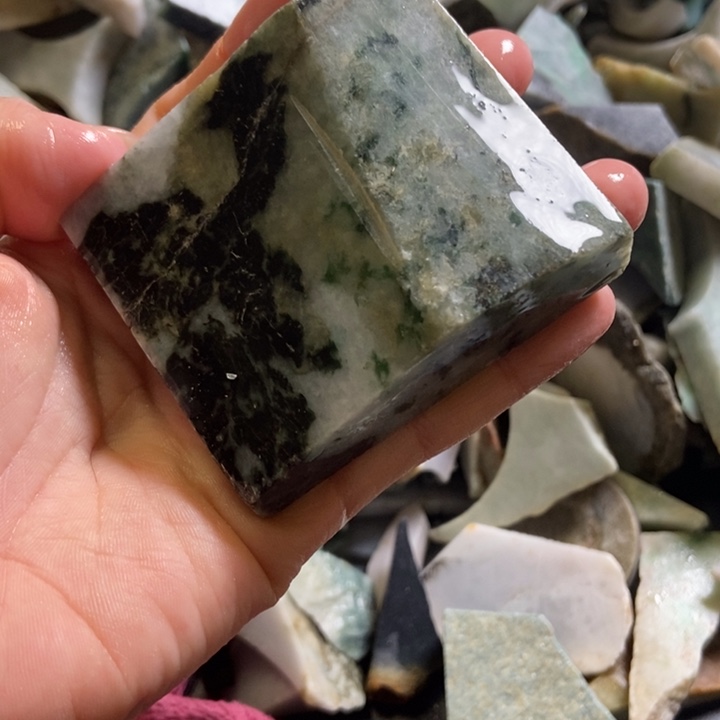 翡翠颈饰未镶嵌天然翡翠