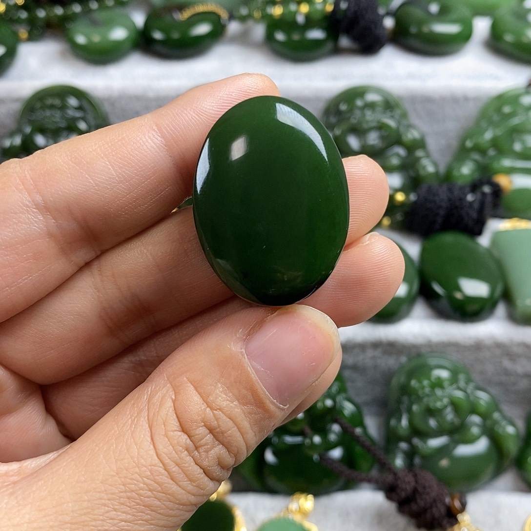 和田玉（碧玉）未镶嵌颈饰