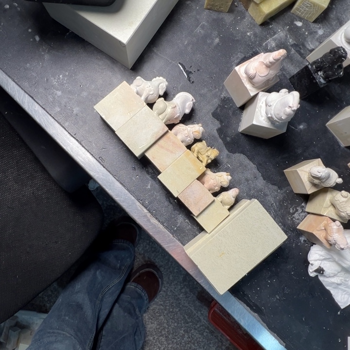 印度石北****）新矿印石