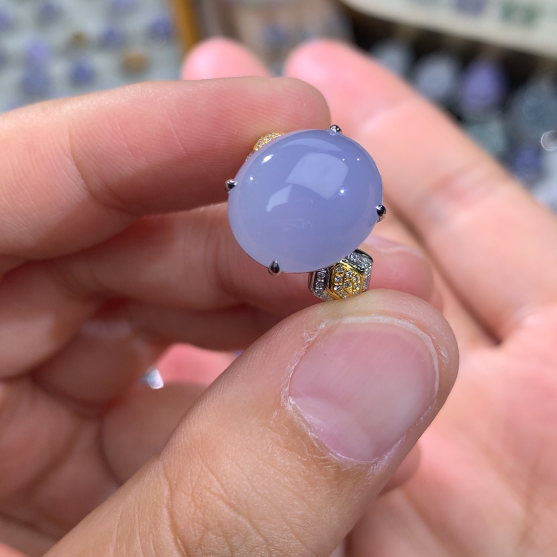 翡翠18K金镶嵌戒指签收后48小时鉴赏期