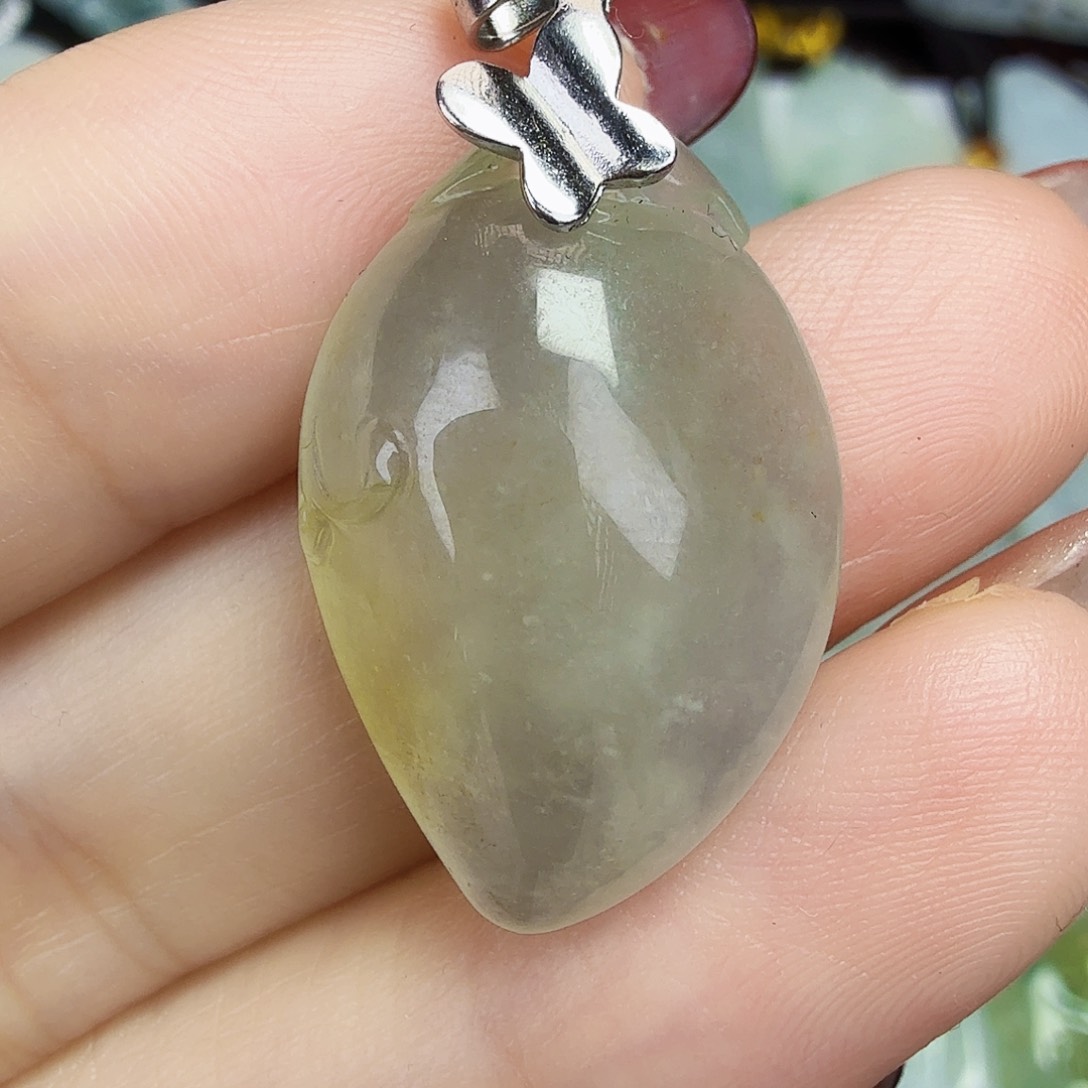 翡翠颈饰银S925镶嵌桃