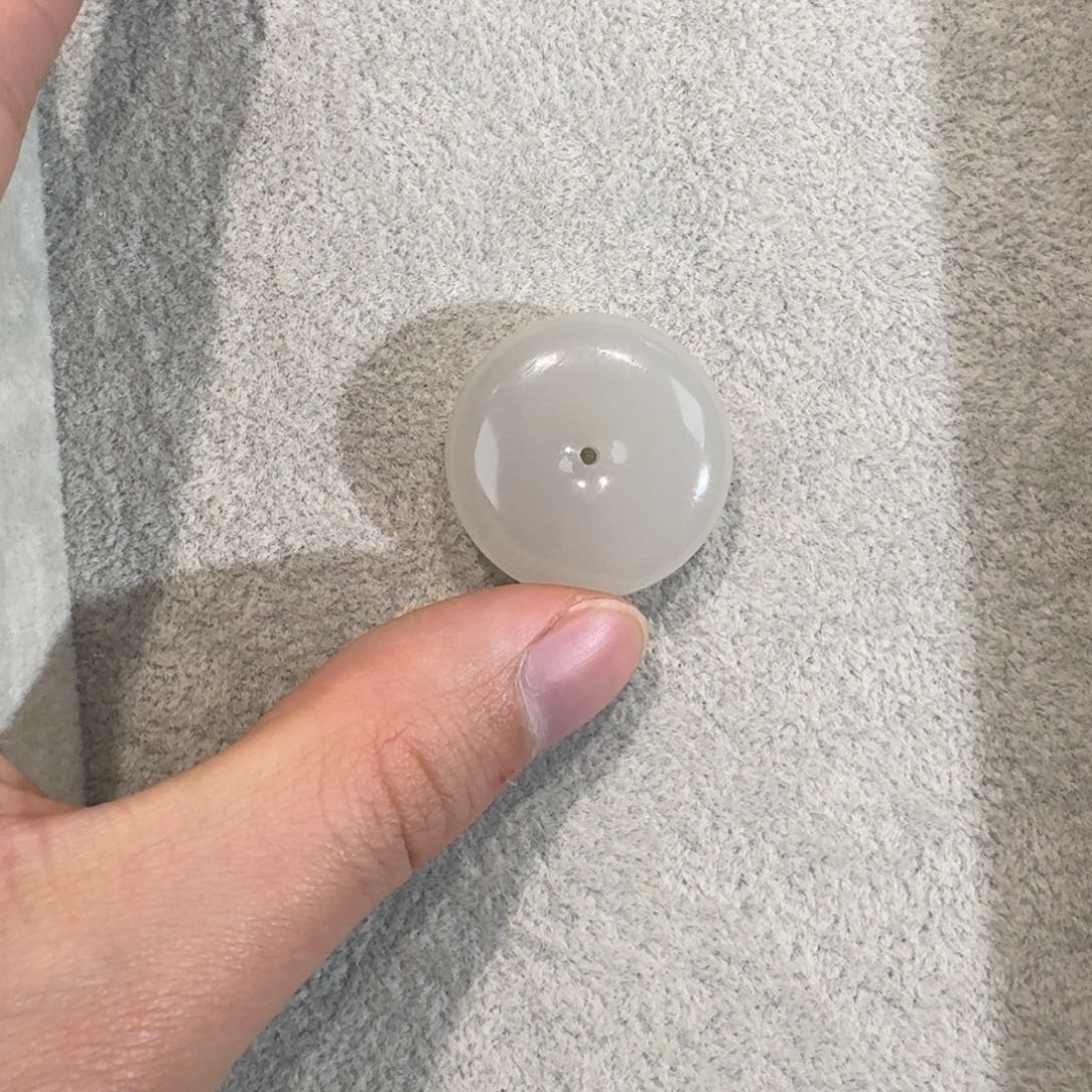 和田玉未镶嵌吊坠(赠链)30晴白平安扣