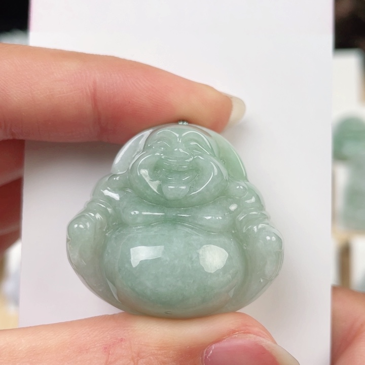 翡翠颈饰未镶嵌佛公