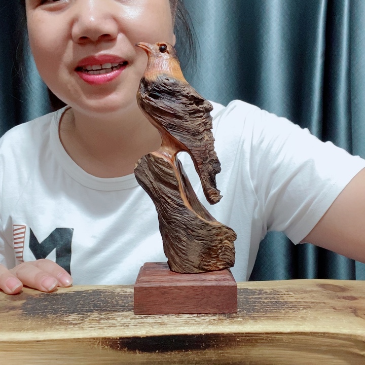 木用****4百年树的设计风格