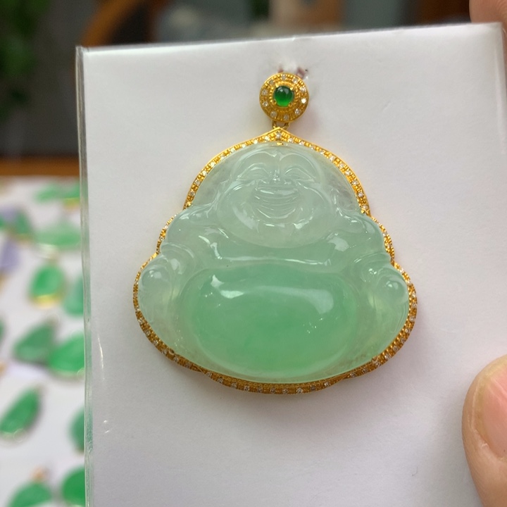 翡翠颈饰18K金镶嵌翡翠