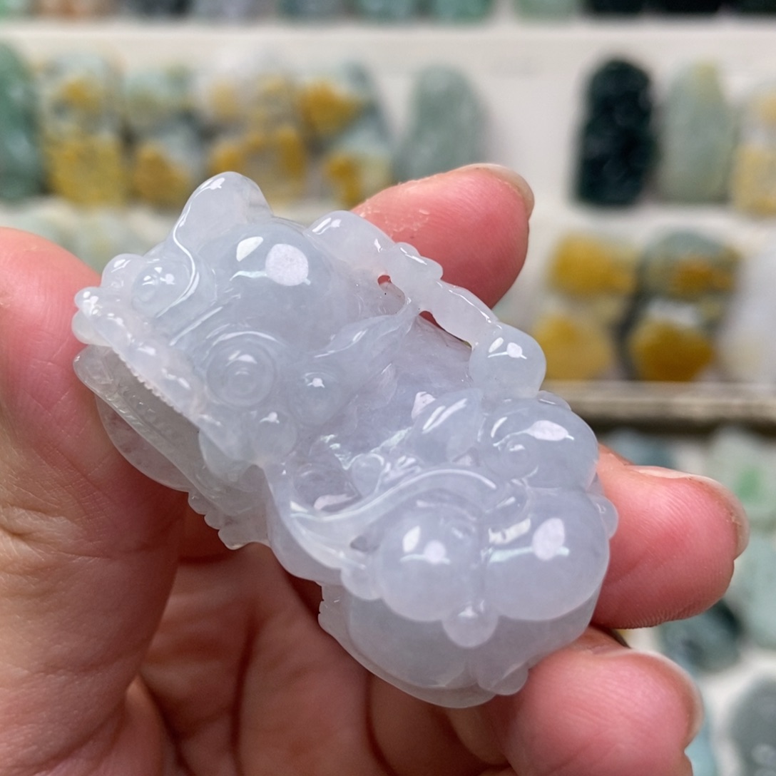 翡翠吊坠(赠链)未镶嵌