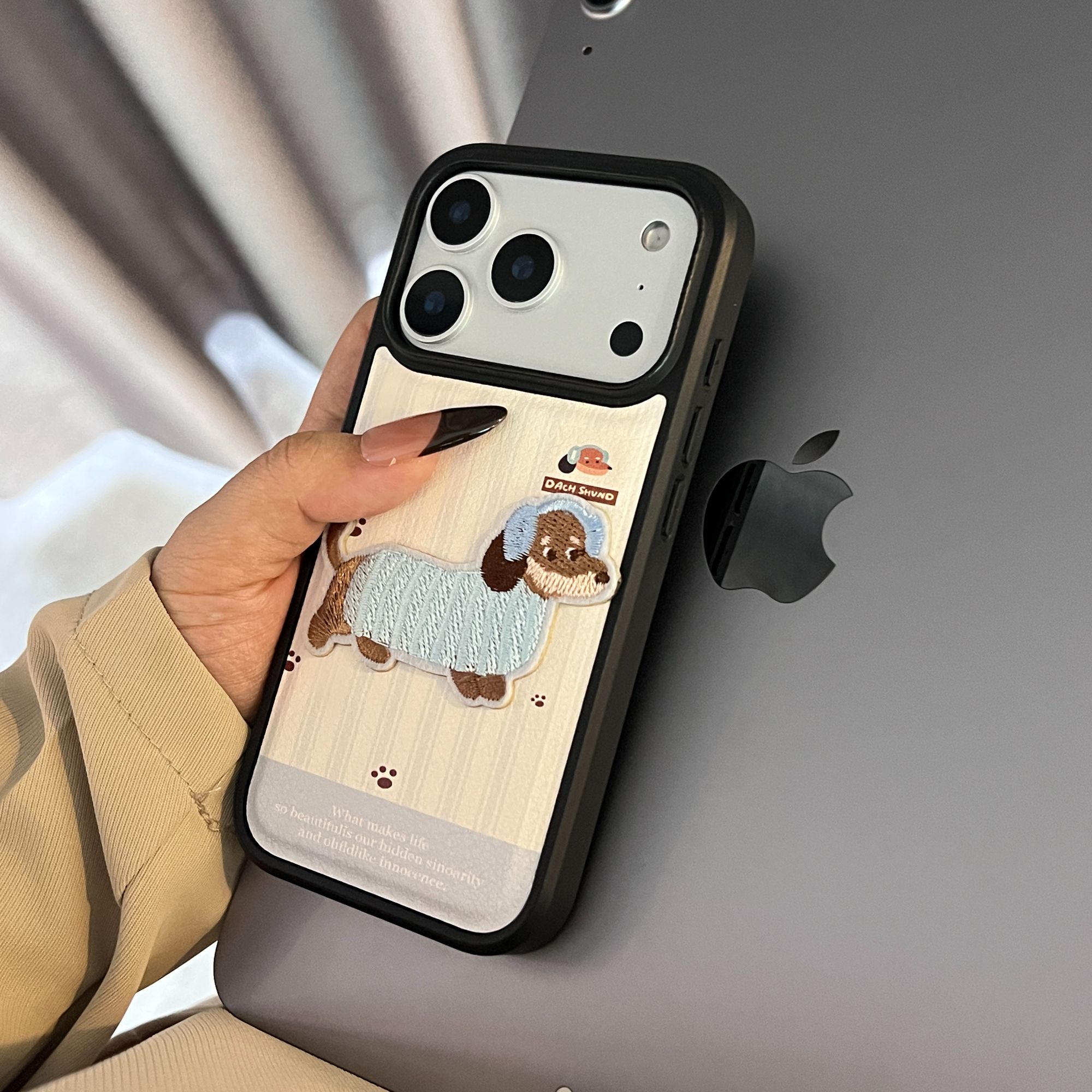 黑边气垫日韩卡通腊肠狗适用iPhone17promax手机壳苹果16/15/1413