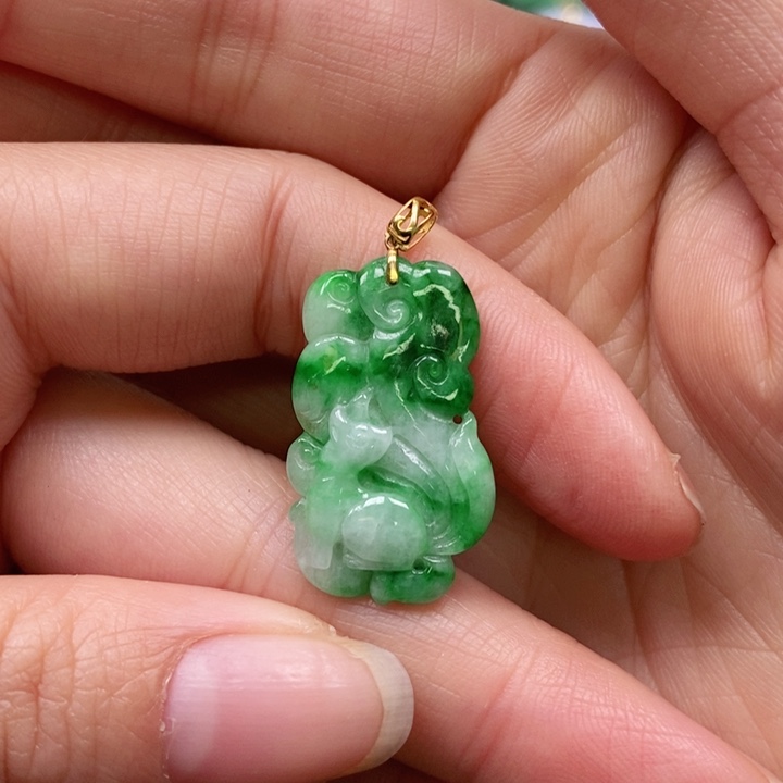 翡翠颈饰未镶嵌吊坠