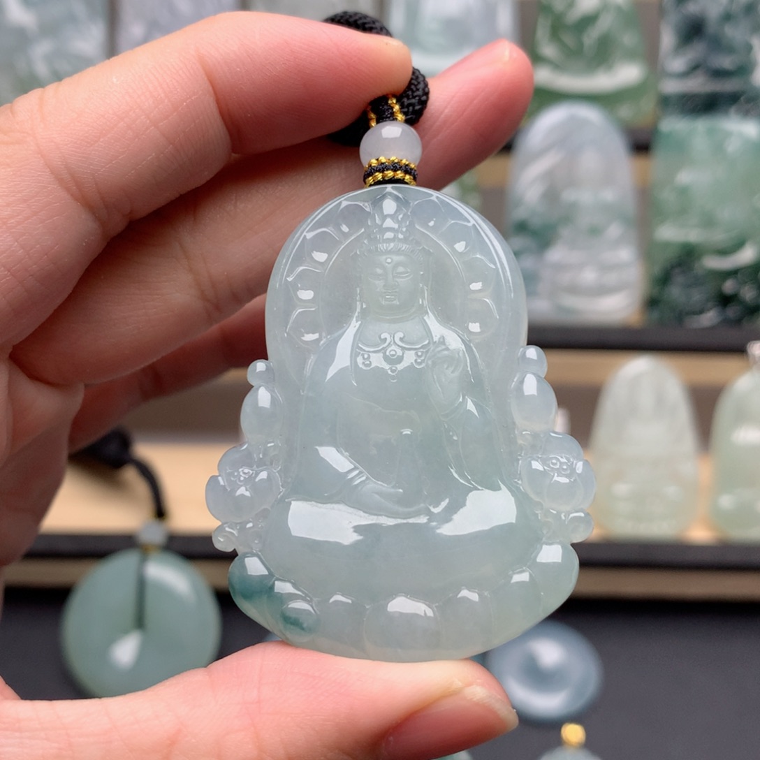 颈饰未镶嵌翡翠观音