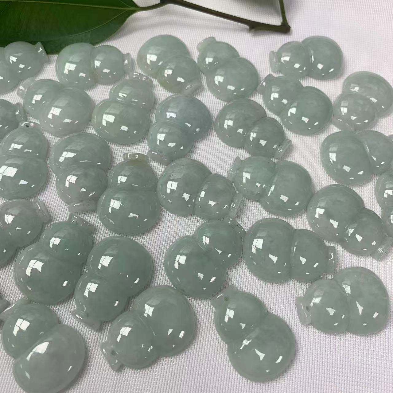 天然A货翡翠浅果色翡翠葫芦精美时尚气质百塔玉坠-多样性发其一