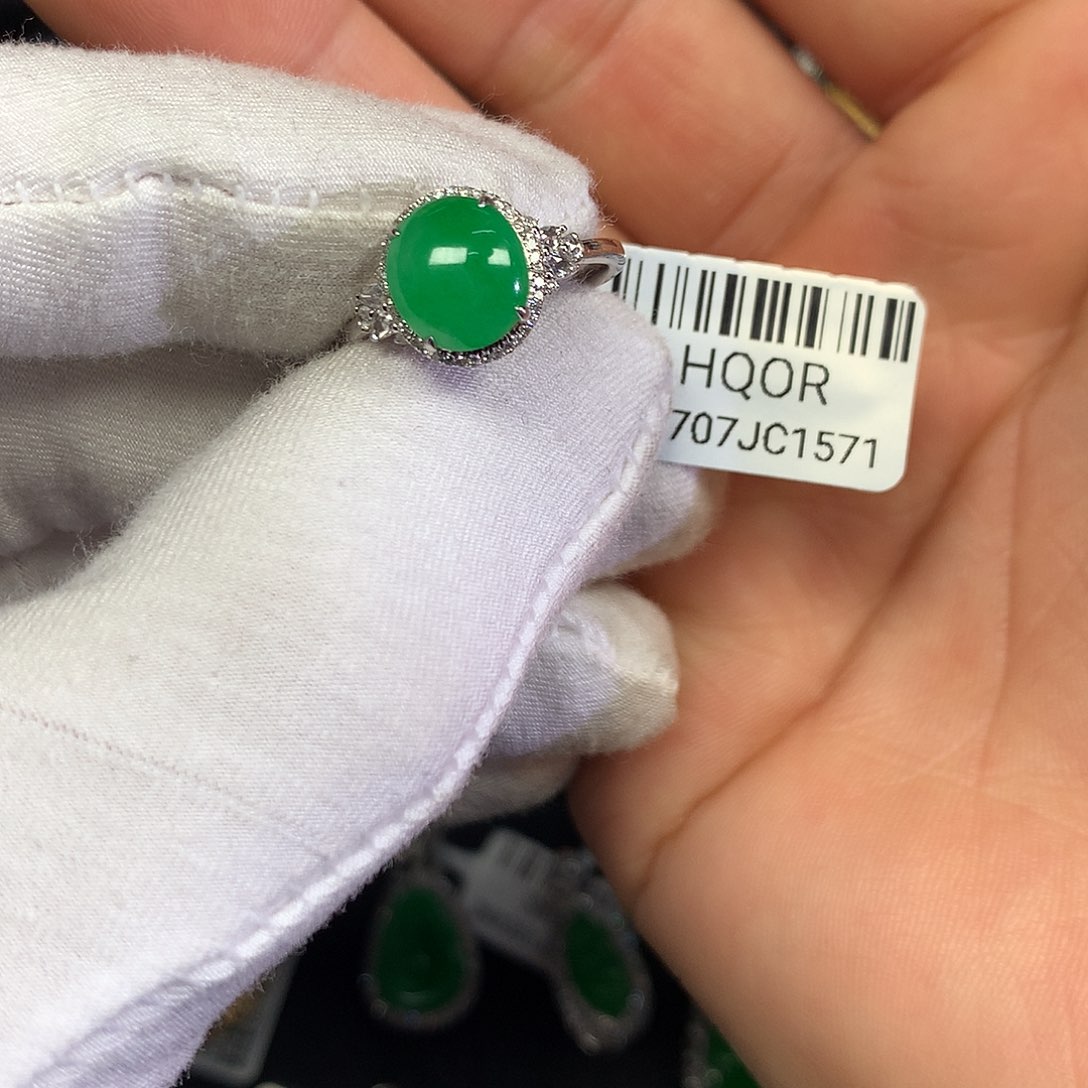 翡翠颈饰18K金镶嵌一