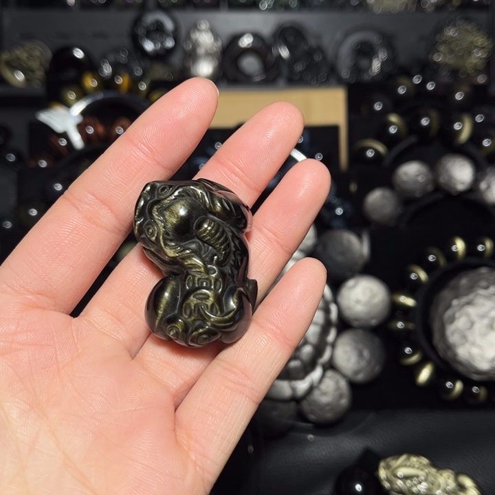 华***李黑曜岩未镶嵌珠宝奇石