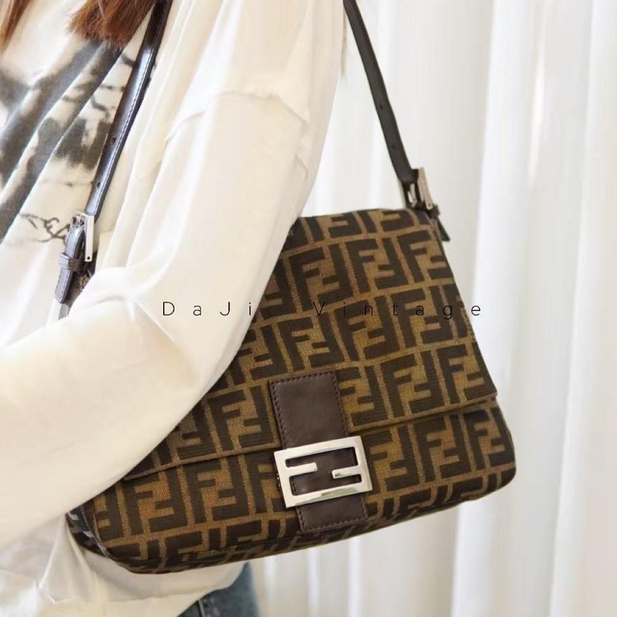 95新 FENDI/芬迪 大吉中古/sz/Fendi老花银扣大法棍单肩包