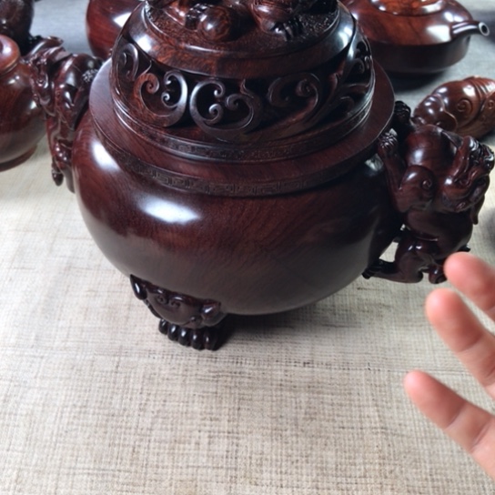 黄花梨/降香黄檀把件大*?三足鼎立香炉