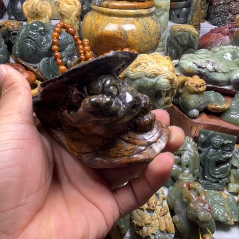 未镶嵌岫岩河磨玉（透闪石质玉）把件狼**涯