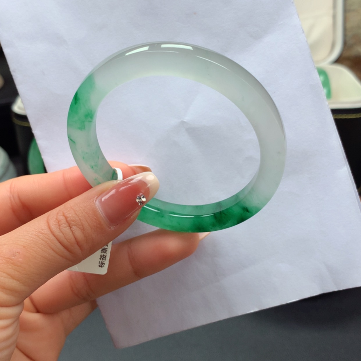 【闪购商品】石英质玉手镯未镶嵌J***y