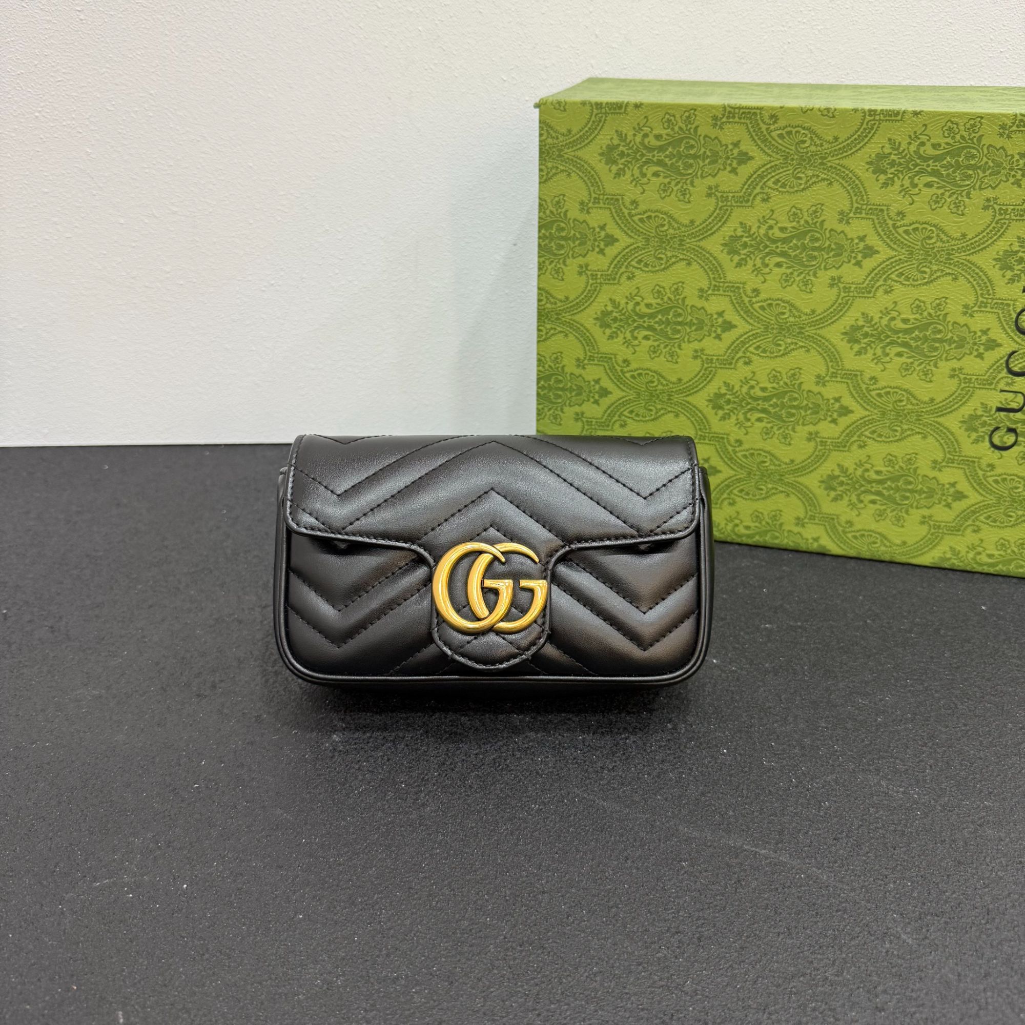 未使用 GUCCI/古驰 壹所奢品GUCCI 马蒙mini 黑金 闲置有差评不上