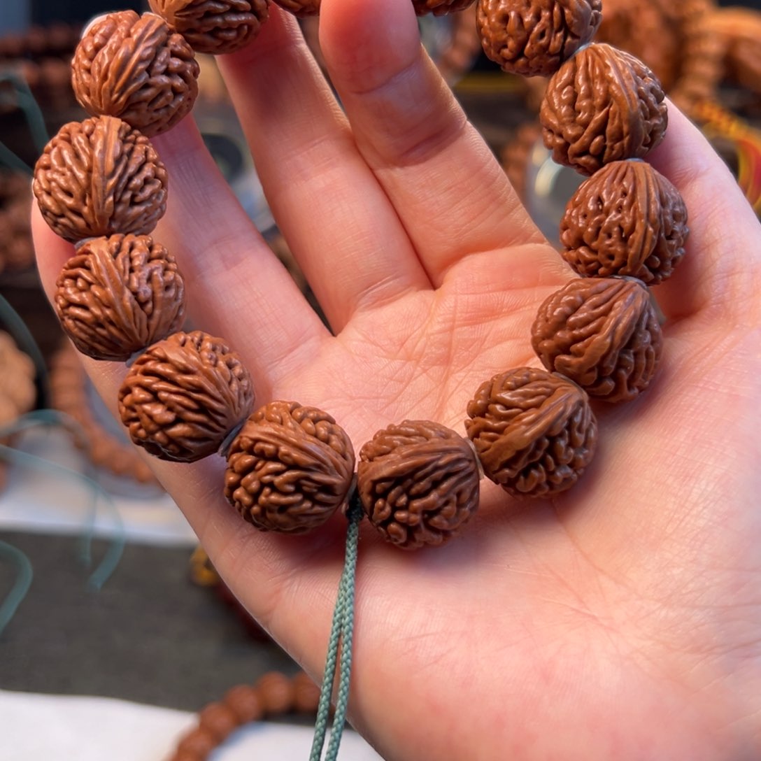 【闪购商品】桃核吊坠20刺龙元宝