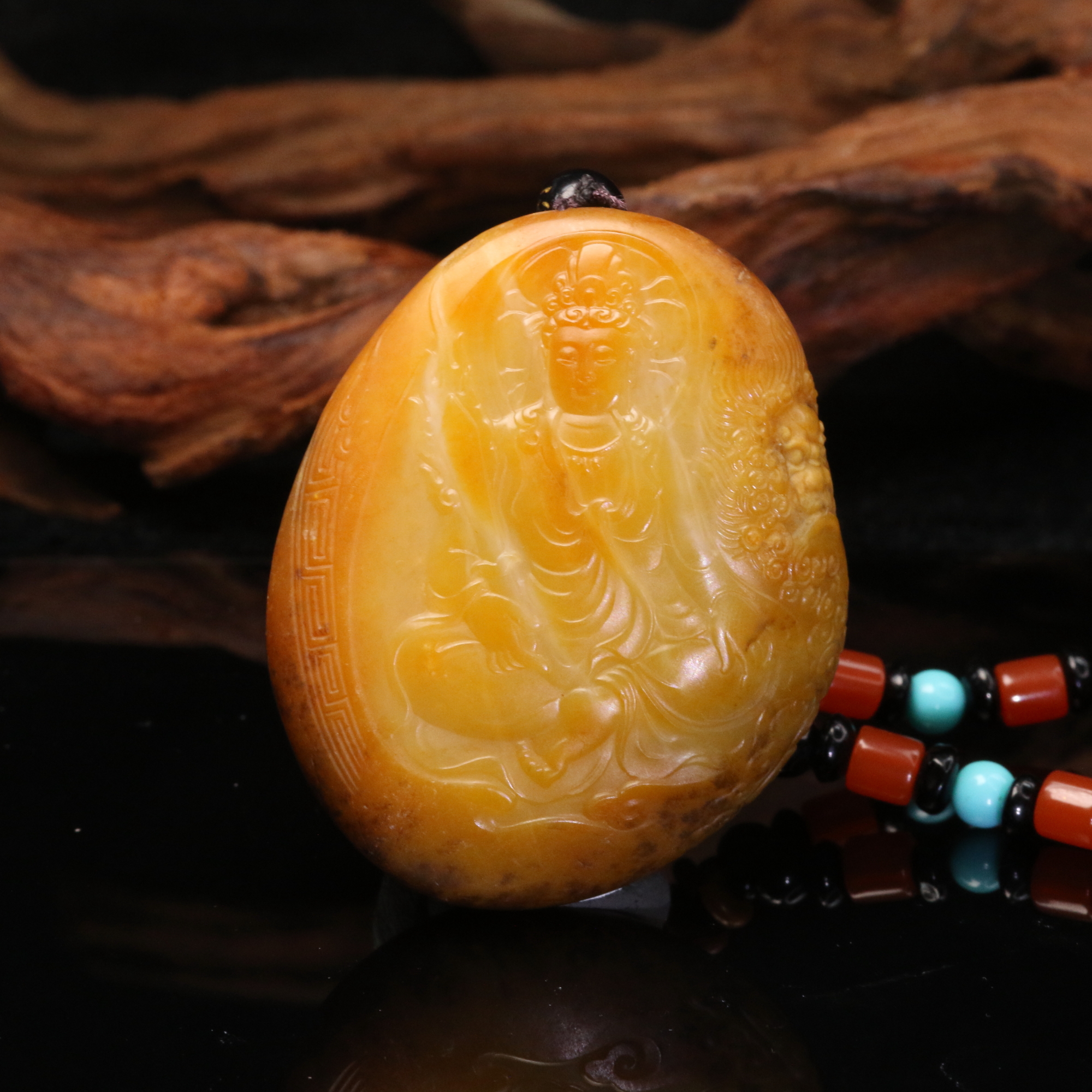 59和田玉黄玉沁子观音吊坠（钟文杰作）/300320北京中保拍卖分单2