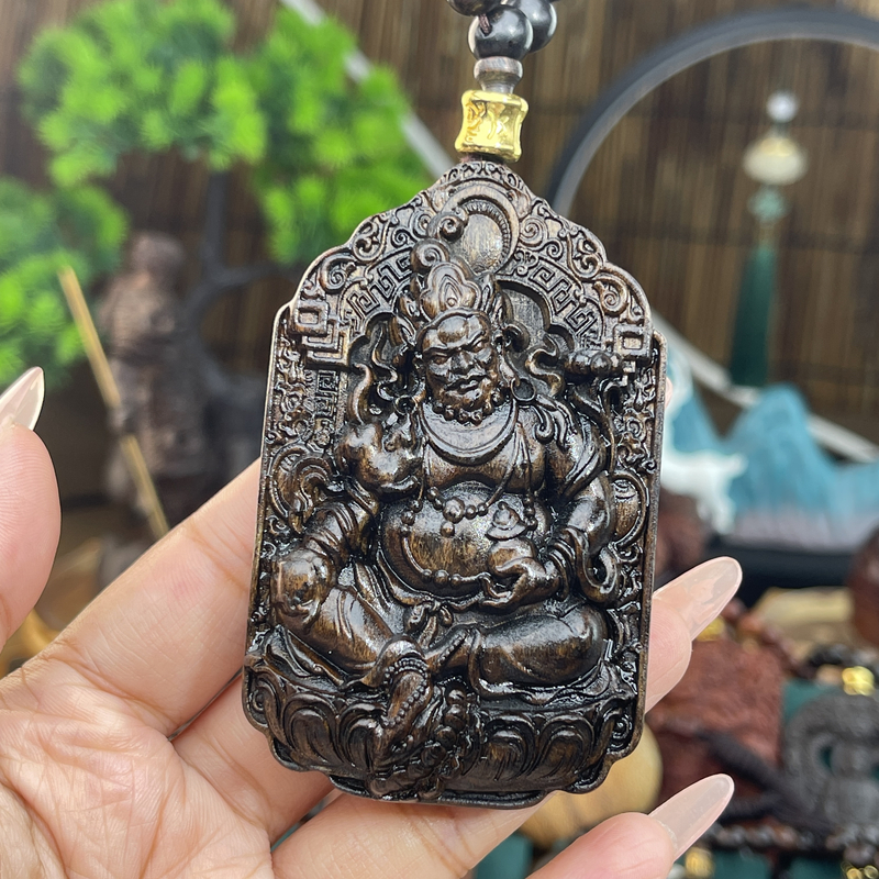 沉香木《新款黄财神》5/8108颗印尼沉香木天然精工复古雕刻挂件