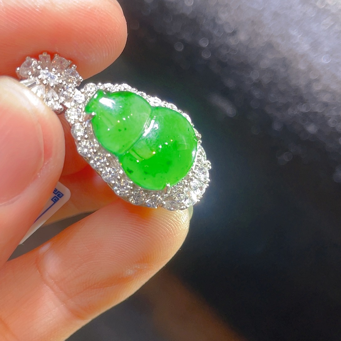 翡翠颈饰银S925镶嵌翡翠