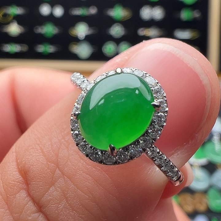 翡翠18K金镶嵌戒指蛋面7.5