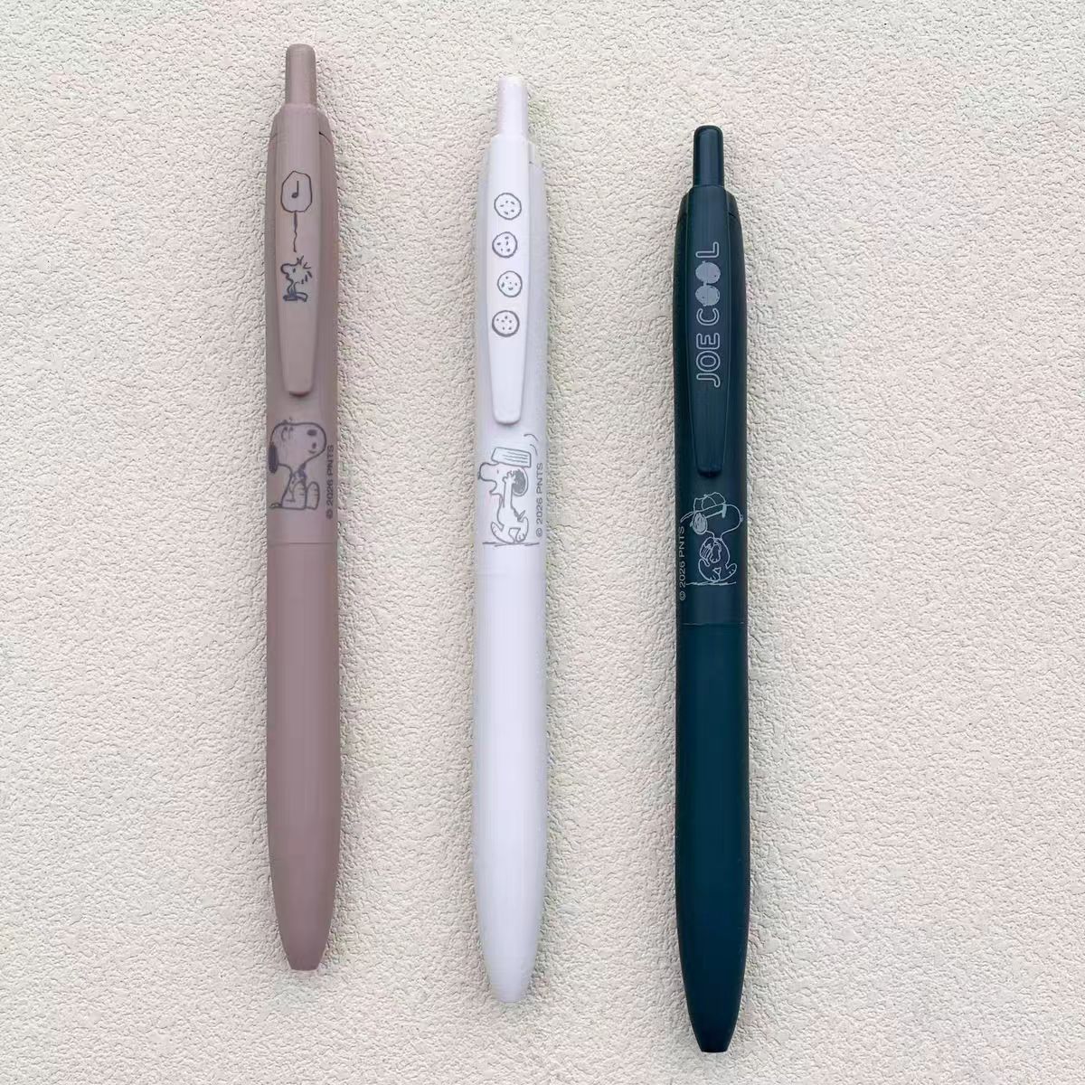 127 三菱SXN-200PN史努比限定中油笔圆珠笔0.5