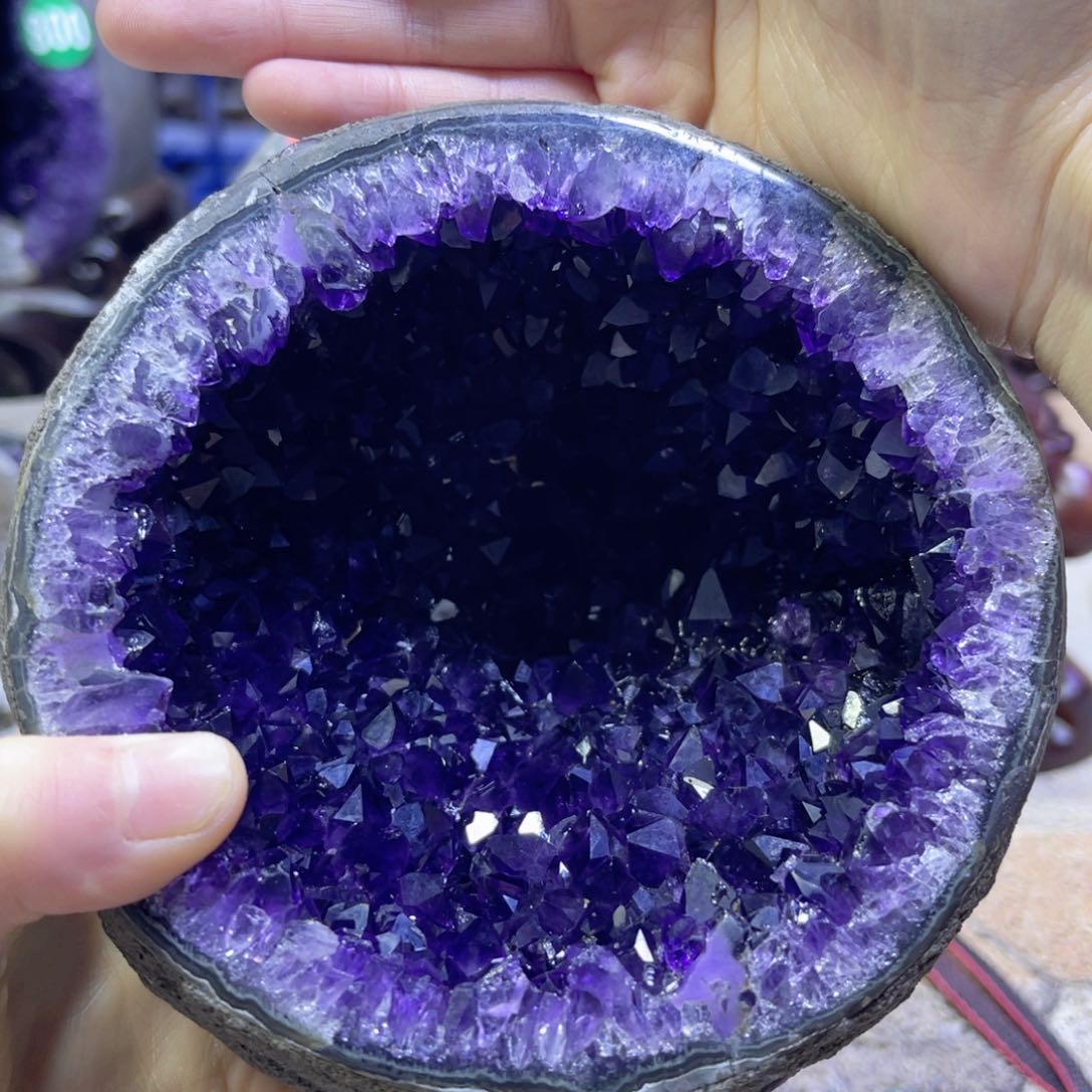 水晶摆件未镶嵌紫水晶