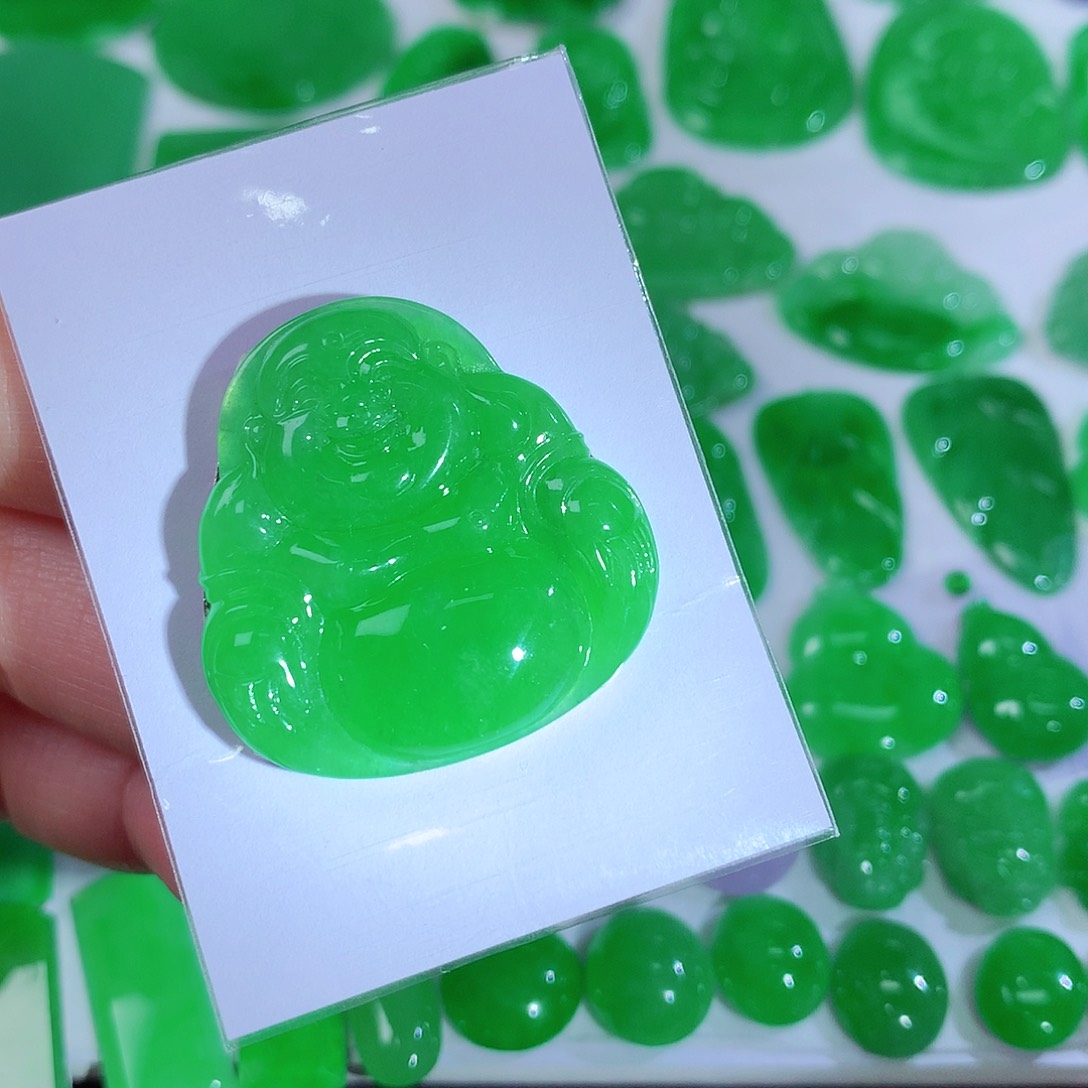 翡翠颈饰未镶嵌天然翡翠